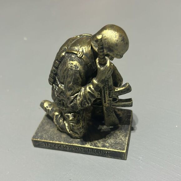 Soldier Decorative Figure - Picture 2 of 7